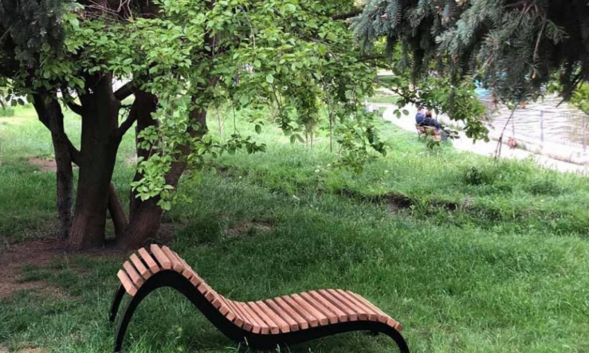 В Одесском парке устанавливают парковочные кресла (ФОТО)