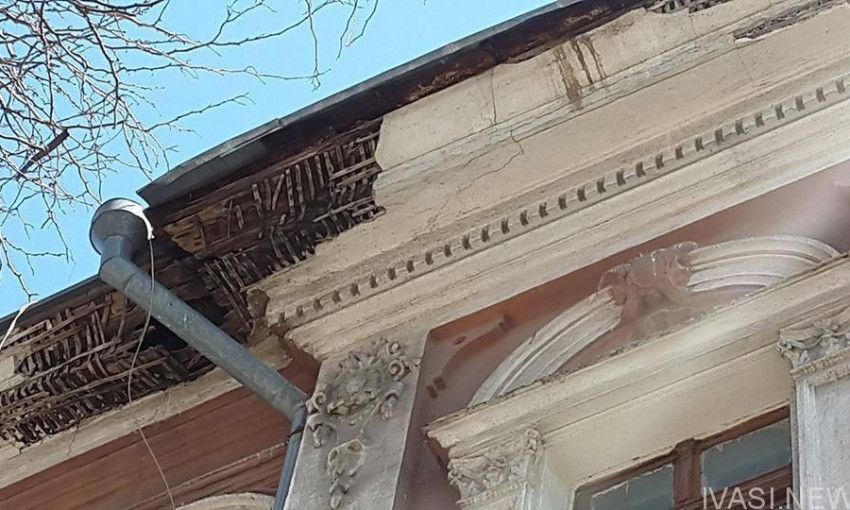 Опасная «Юморина»: в центре Одессы рушатся исторические здания
