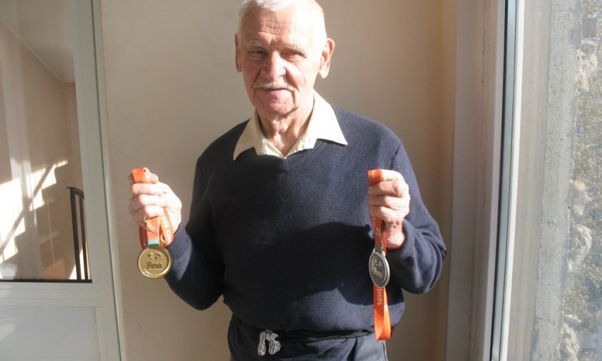 86-летний житель Одессы победил в международном турнире по плаванию (ФОТО)