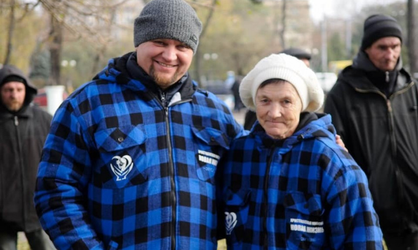 Бывшая бездомная из Одессы теперь помогает спасать людей с улицы
