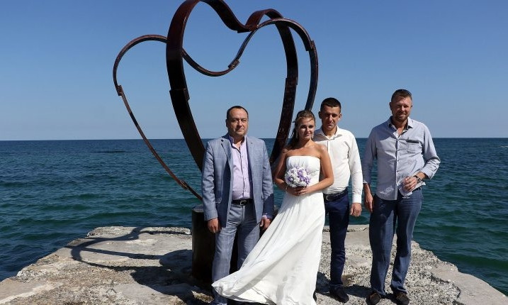 Фоторепортаж одесситов: К свадебному сезону с "Солнечным сердцем"