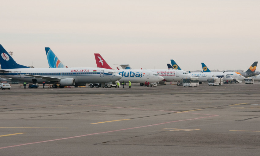 Из-за непогоды Международный аэропорт Одессы принимает рейсы столичных аэропортов