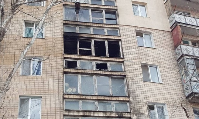 На Котовского загорелся хлам в подъезде многоэтажного дома