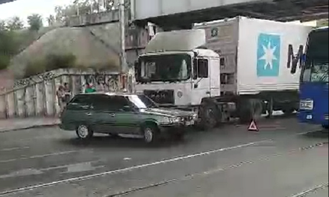 В Одессе под Пересыпским мостом случилась авария 