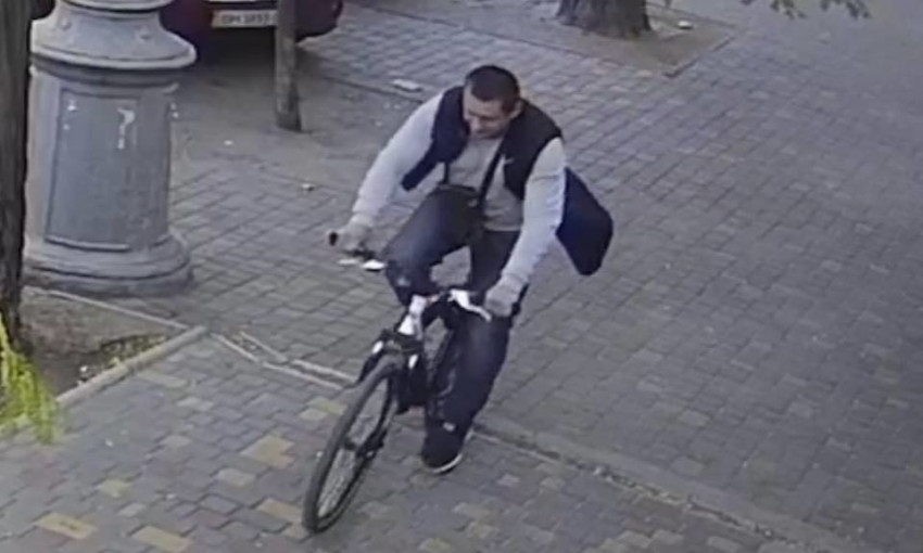 Одесситов просят помочь опознать похитителя велосипедов (ФОТО)