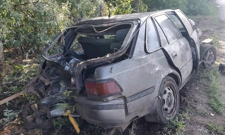 Авто вдребезги, водитель в больнице. Одесские чиновники наконец то занялись аварийными ямами