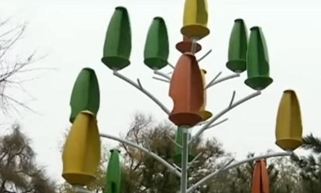 На Куликовом поле установили первый в Украине ветрогенератор в виде дерева