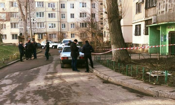 Полиция рассказала о подозрительной коробке на улице Шишкина (ФОТО, ВИДЕО)