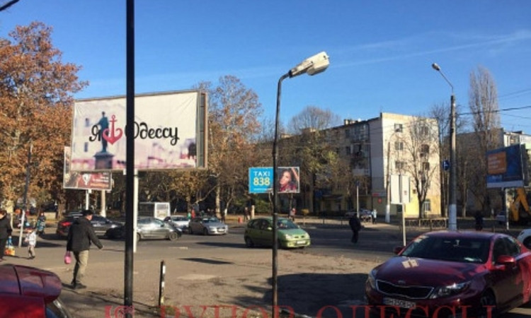 Хаос на дорогах: в спальном районе Одессы убрали светофоры