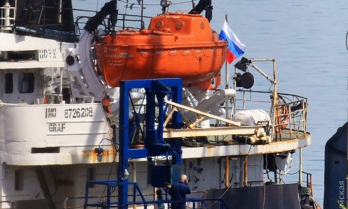 Под покровом ночи в Одесский порт вошёл танкер под российским флагом