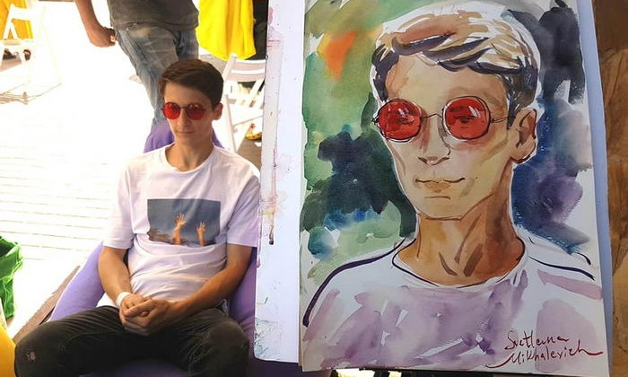 На ОМКФ-2019 нарисовали 94 портрета за 6 часов (ФОТО)
