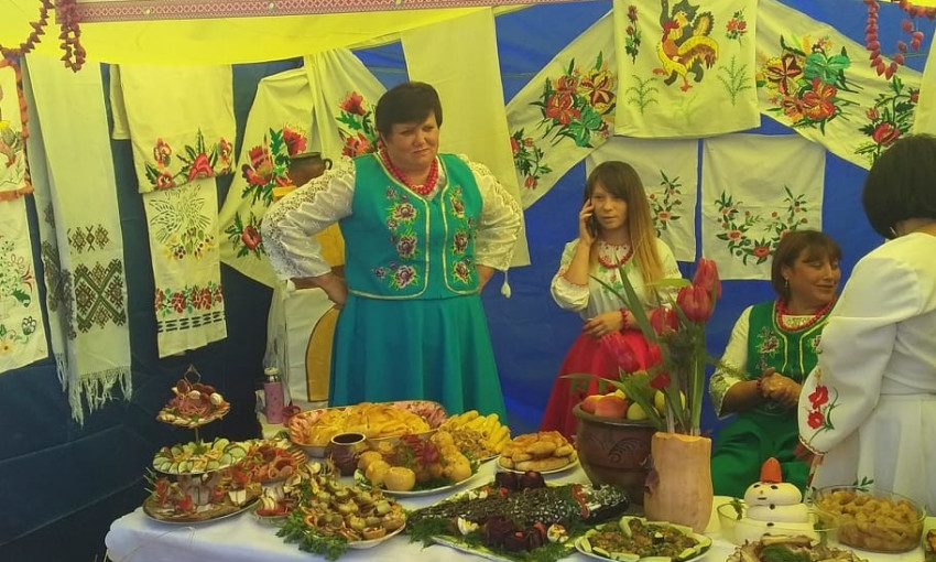 В Любашевке открылся колбасный фестиваль 