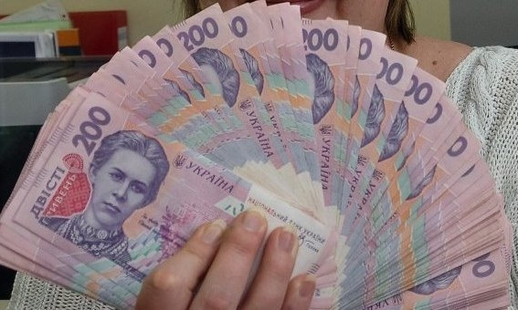 В Одессе мошенница разбогатела за счёт двух мужчин на 2,5 миллиона гривен