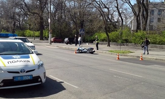 Подробности ДТП на Пироговской: водитель мотоцикла объезжал пробку по встречке