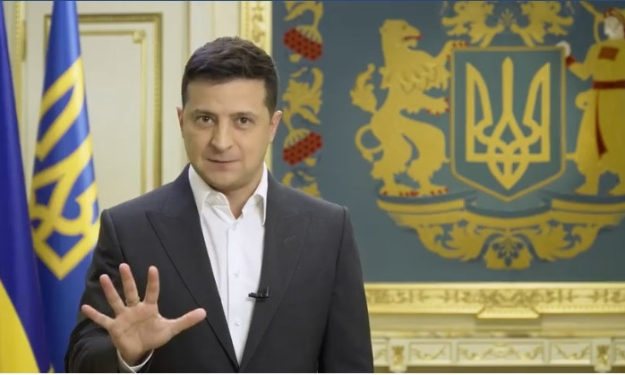 Зеленский пообещал украинцам 5 дополнительных вопросов в день выборов 