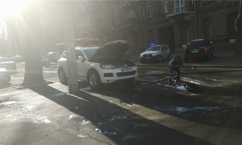 В Одессе подожгли автомобиль судьи (ФОТО)