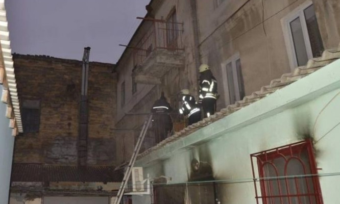 Из огня спасатели вынесли обгоревшую одесситку