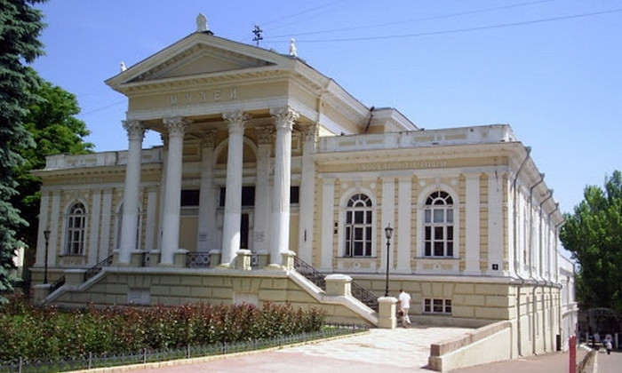 Одесский археологический музей собирает деньги на ремонт лестницы