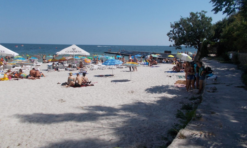 Вовремя отстояли права: свободный пляж на одесском побережье