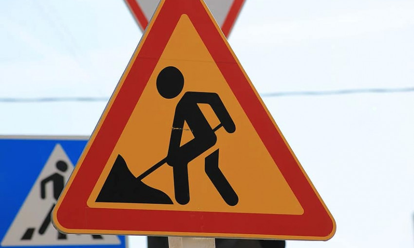 Внимание водителям – в Одессе продолжается ремонт дороги 