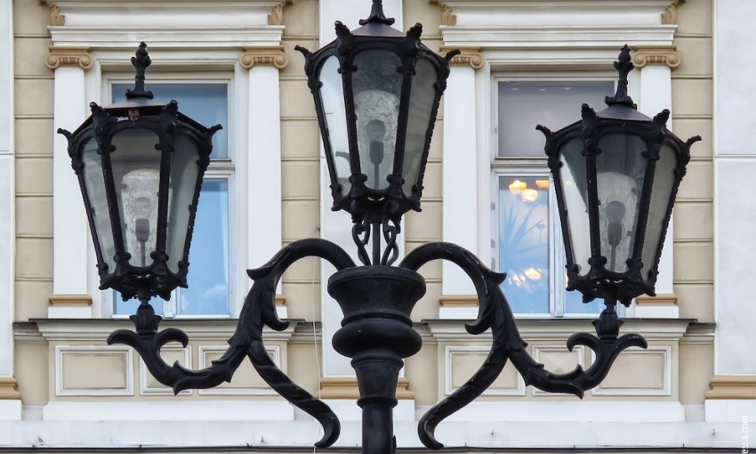 История: Уличное освещение в Одессе датировано еще 1798 годом