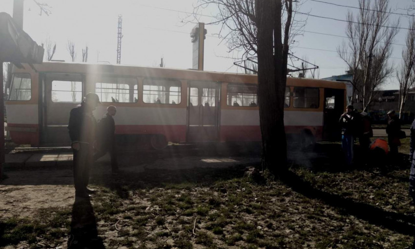 Горевший трамвай в Одессе образовал пробку