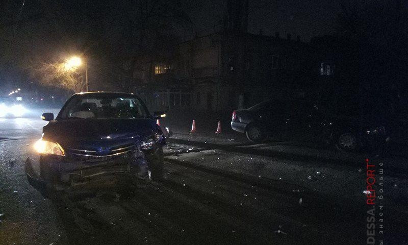 В Одессе ночью разбились два автомобиля