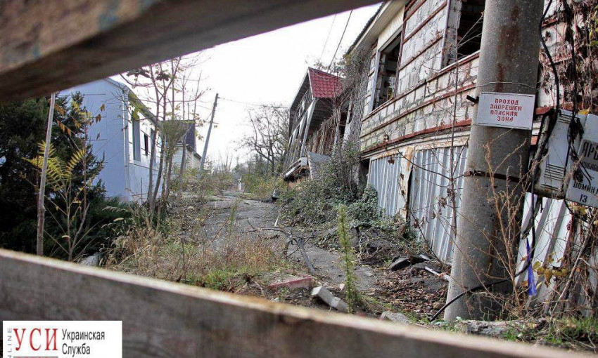 В Черноморске оползень уничтожил еще один ряд домов