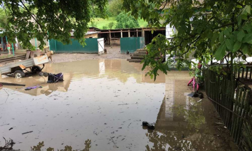 В Одесской области дождь затопил село 
