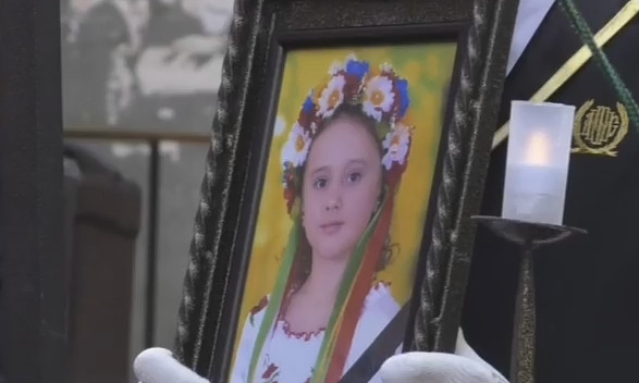 Одесса простилась с 9-летней Насте Кулинич, погибшей в лагере «Виктория»