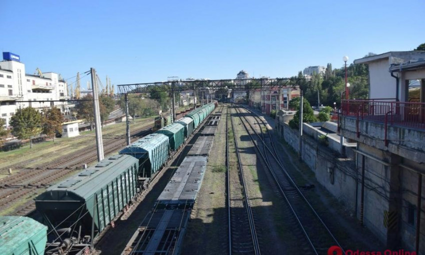 В Одессе на железной дороге чуть не погиб 12-летний ребенок 