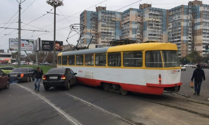 В Одессе утреннее ДТП с участием трамвая