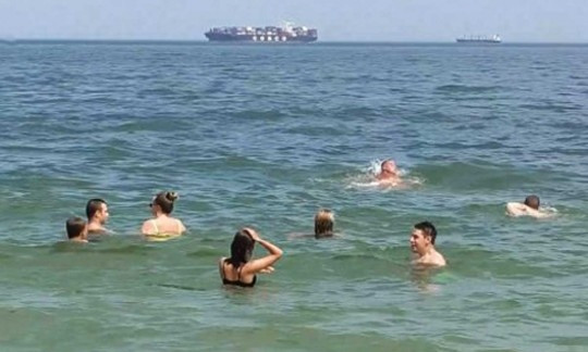 В северных пригородах Одессы разрешили купаться