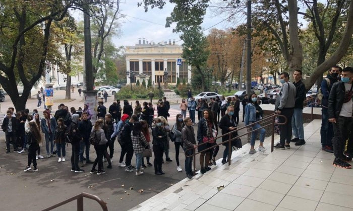 В Одессе студентов массово пригнали на голосование  