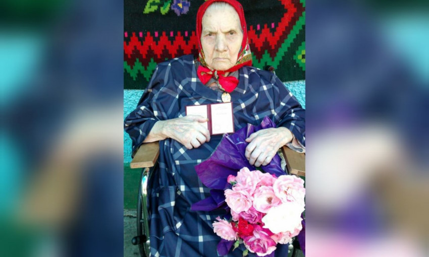 Жительницу Одесской области наградили званием матери-героини в 104 года 