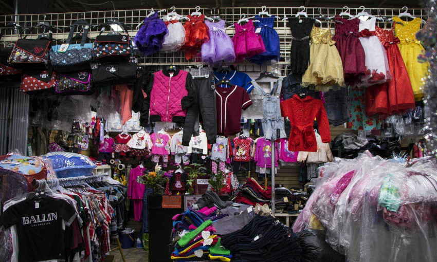 В одесском сквере сегодня раздадут одежду нуждающимся деткам