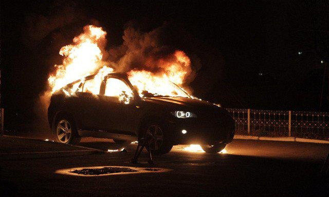 Ночью на поселке Котовского сгорел автомобиль