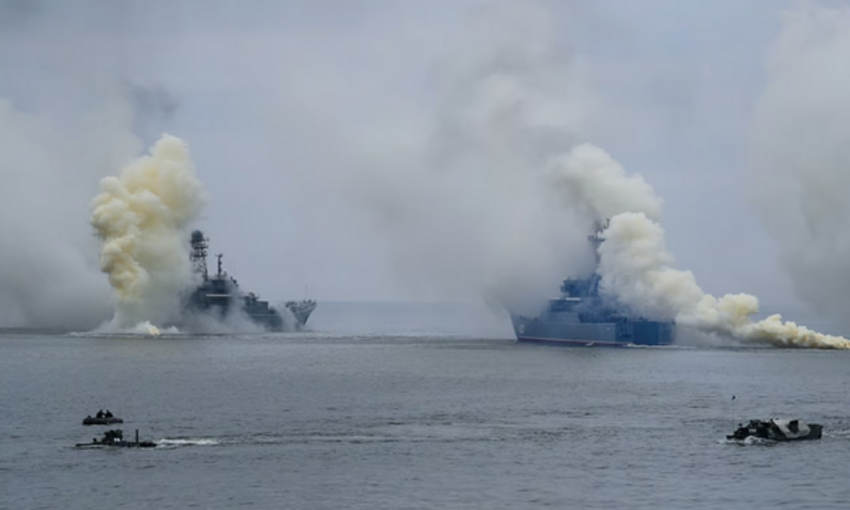 В Черном море находятся 11 российских кораблей: среди них - 2 ракетоносителя