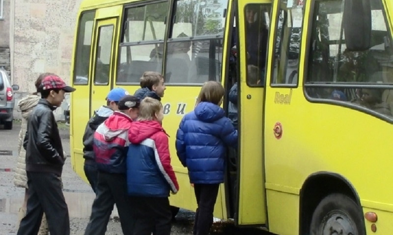 Одесский маршрутчик «отвязался» на удостоверении детей без родительской опеки