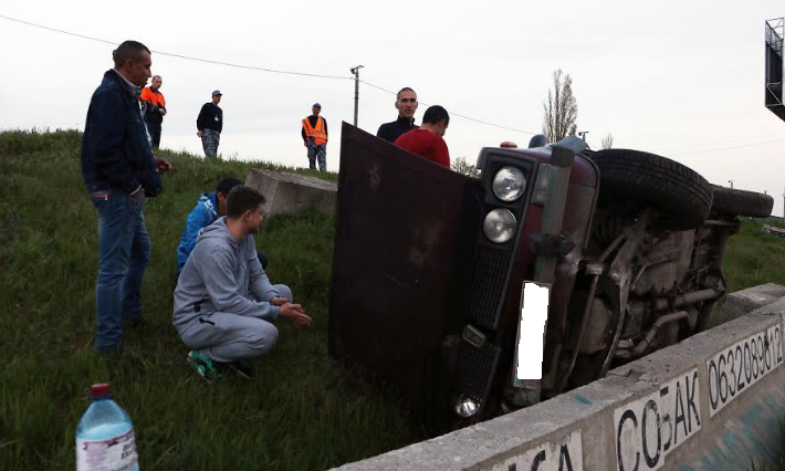 ДТП под Одессой: автомобиль вылетел на обочину