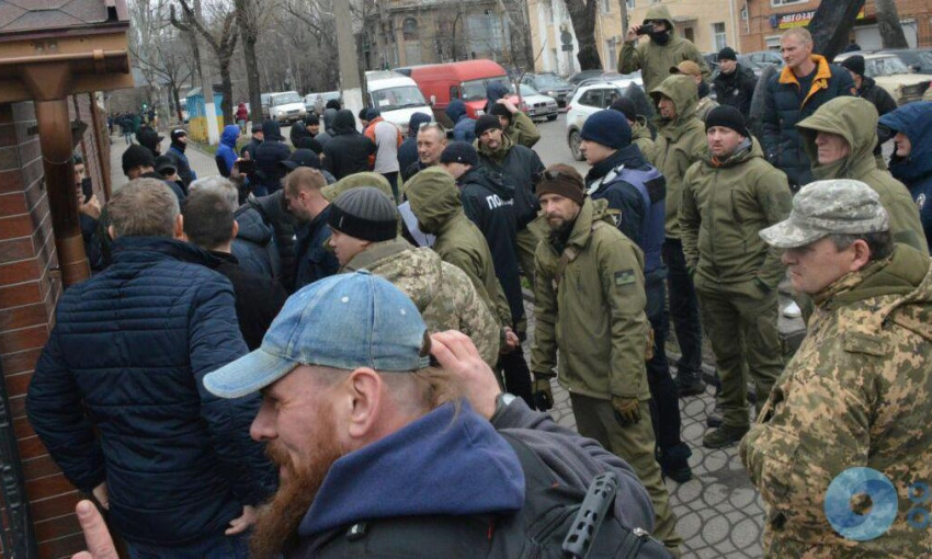 Одесский митинг под стивидорной компанией чуть не перерос в драку