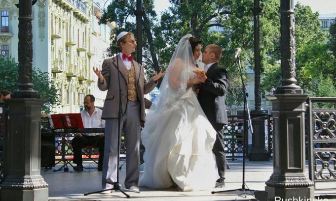 Хочу в Одессу: в Горсаду сыграли одесскую свадьбу