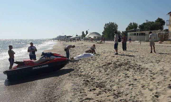 Печальная весть: на пляже в Затоке обнаружили утопленника
