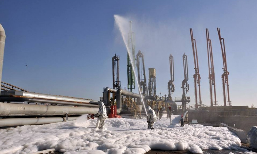 В Одесском морском порту ликвидировали нефтеразлив и тушили пожар