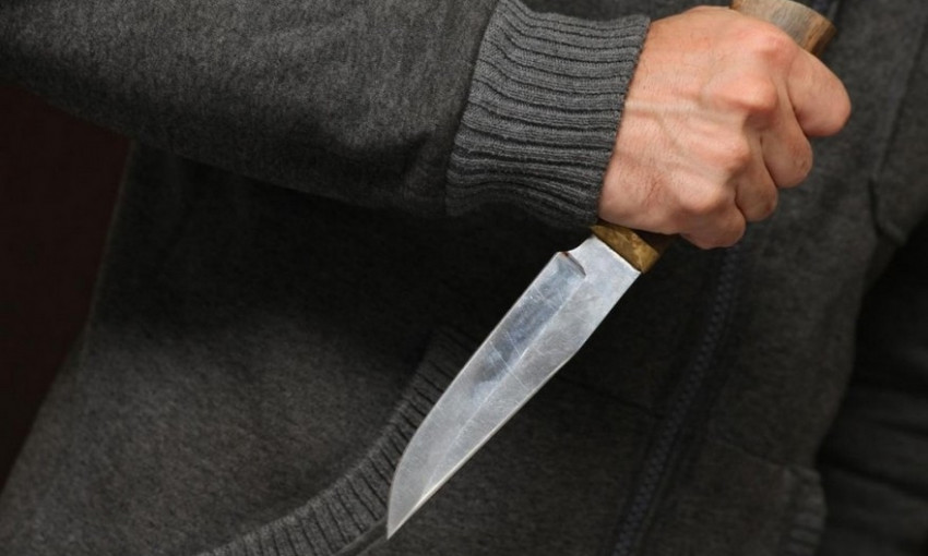 В Одессе на пожилую женщину напал грабитель с ножом (ВИДЕО)