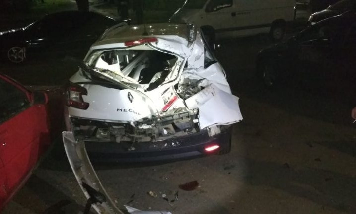 ДТП на поселке Котовского – водитель разбил 5 припаркованных машин 