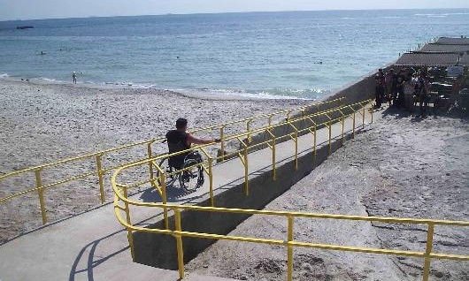 К концу лета в Одессе завершат благоустройство пляжа для людей с ограниченными возможностями 
