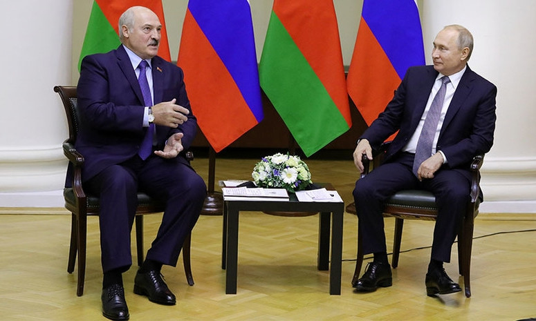 Лукашенко признал Россию старшим братом 