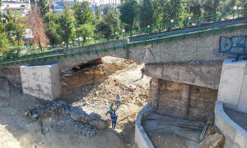 Продолжается реставрация Потёмкинской лестницы
