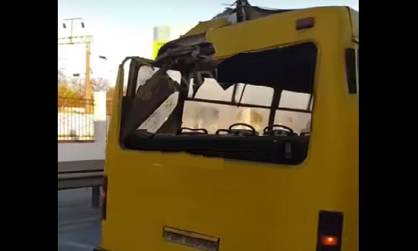 В Одессе на Среднефонтанской автокран протаранил маршрутку - есть жертвы